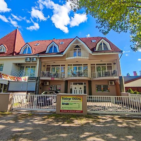 Weinberger Vendeghaz Hotel Zamardi Bagian luar foto