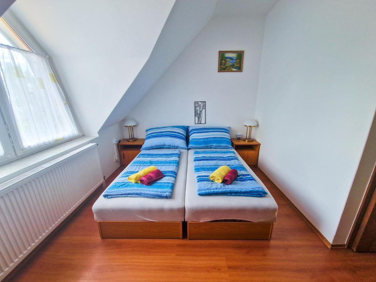 Weinberger Vendeghaz Hotel Zamardi Bagian luar foto