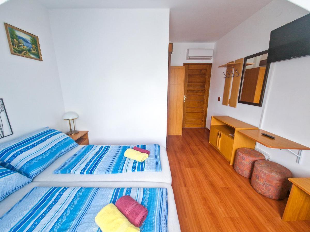 Weinberger Vendeghaz Hotel Zamardi Bagian luar foto