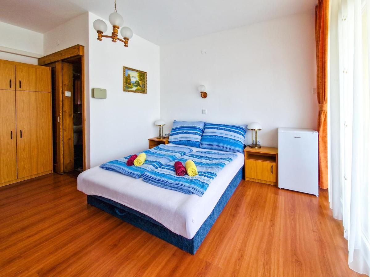 Weinberger Vendeghaz Hotel Zamardi Bagian luar foto