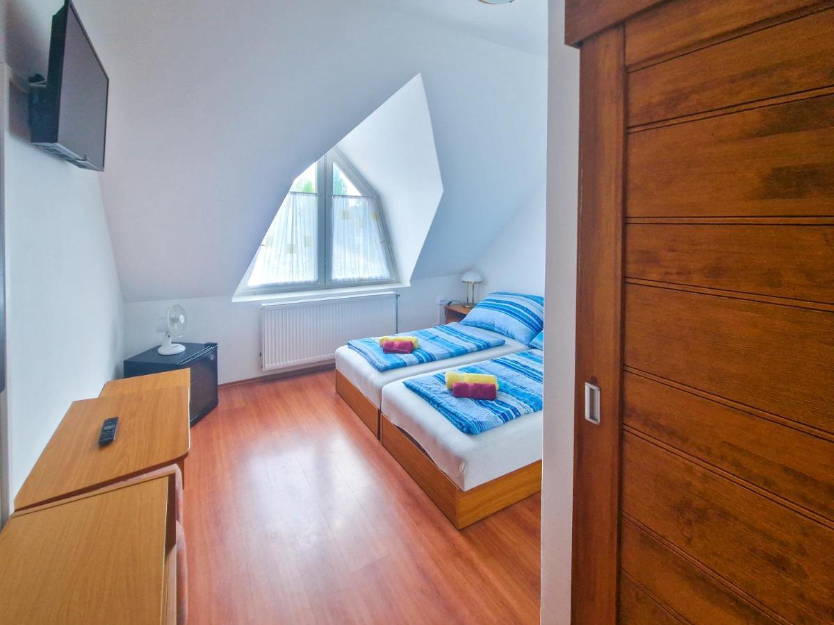 Weinberger Vendeghaz Hotel Zamardi Bagian luar foto