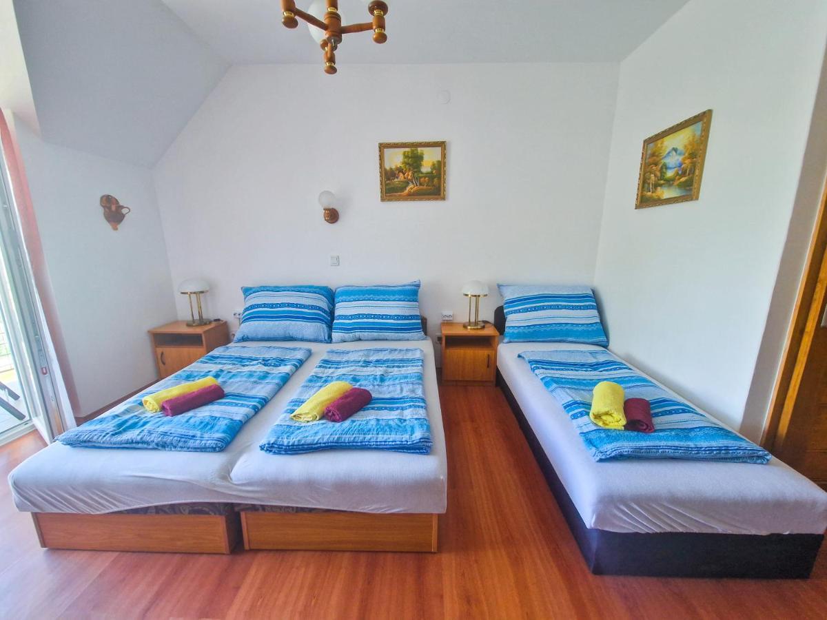 Weinberger Vendeghaz Hotel Zamardi Bagian luar foto