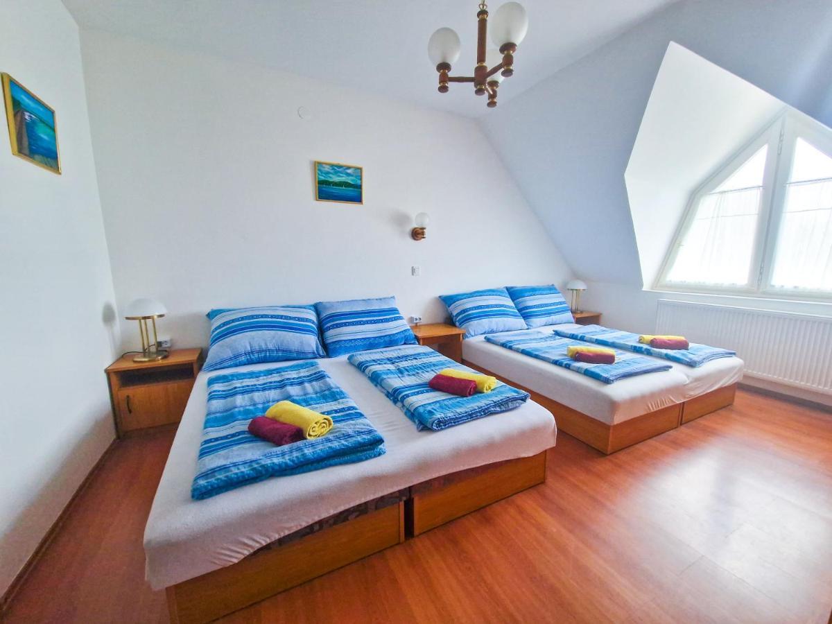 Weinberger Vendeghaz Hotel Zamardi Bagian luar foto