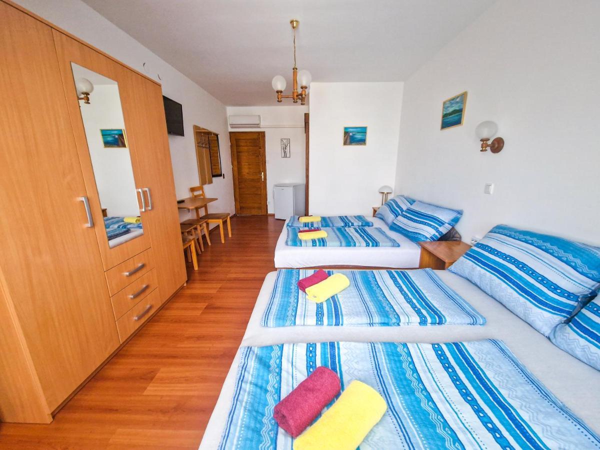 Weinberger Vendeghaz Hotel Zamardi Bagian luar foto