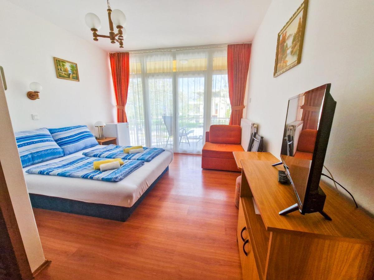 Weinberger Vendeghaz Hotel Zamardi Bagian luar foto