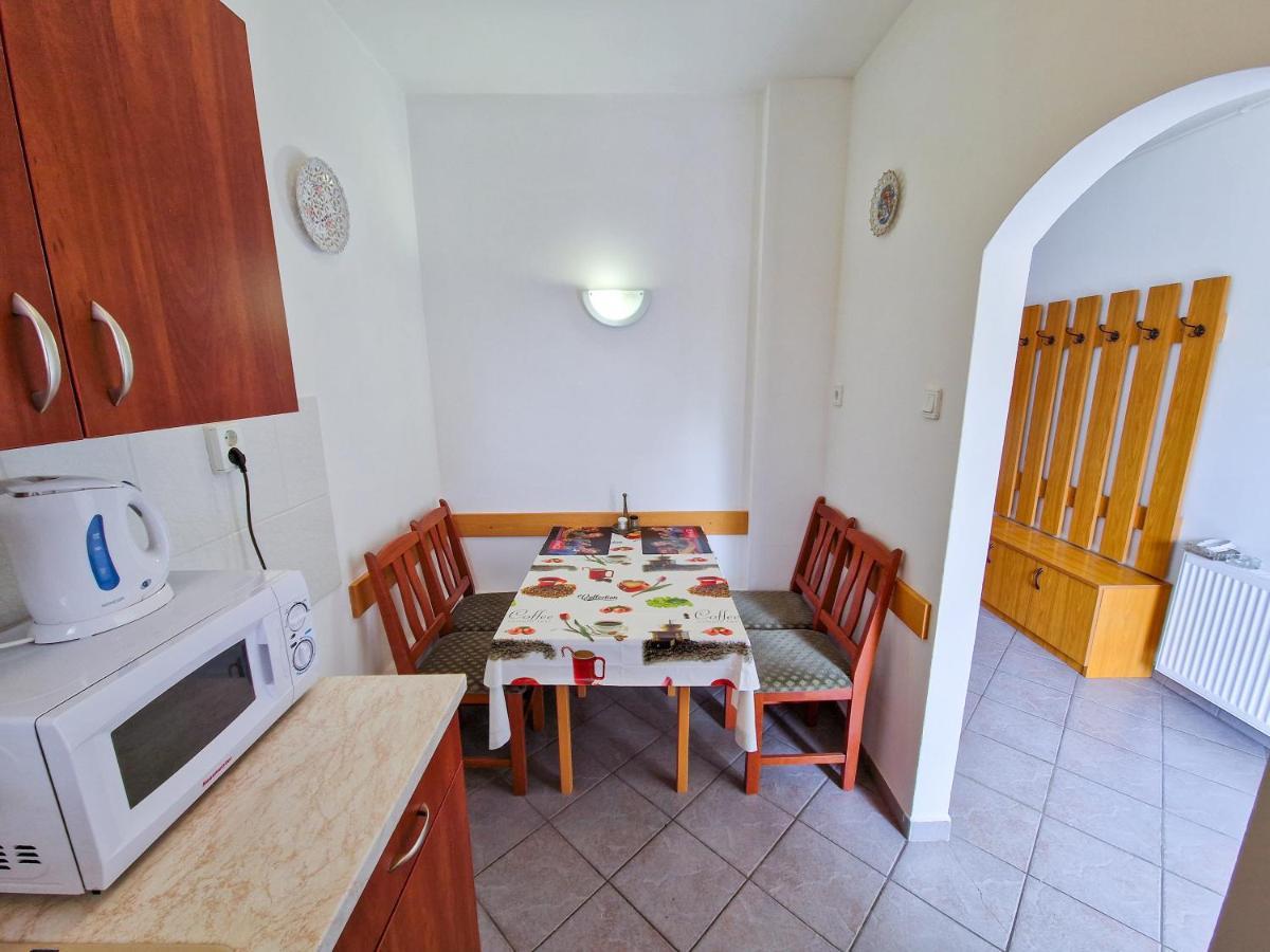 Weinberger Vendeghaz Hotel Zamardi Bagian luar foto