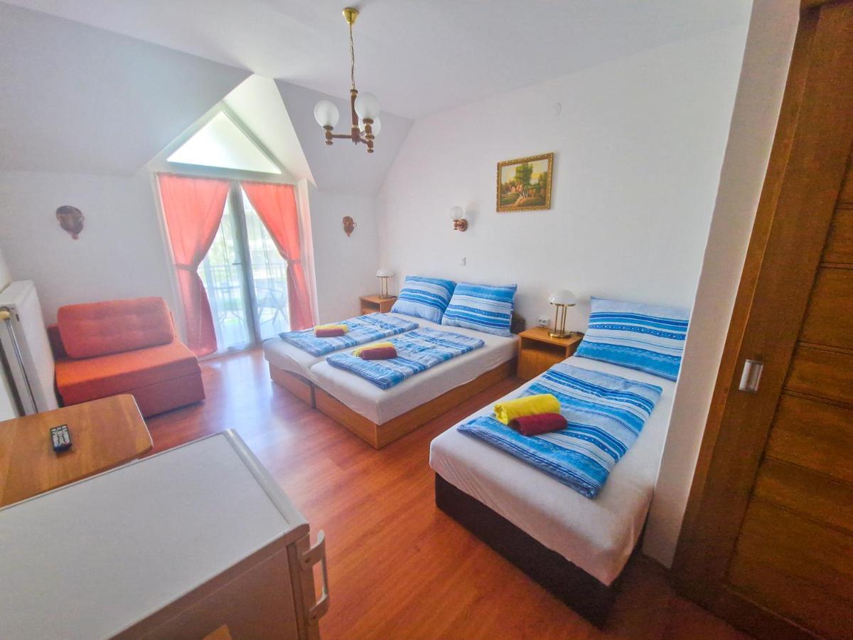 Weinberger Vendeghaz Hotel Zamardi Bagian luar foto