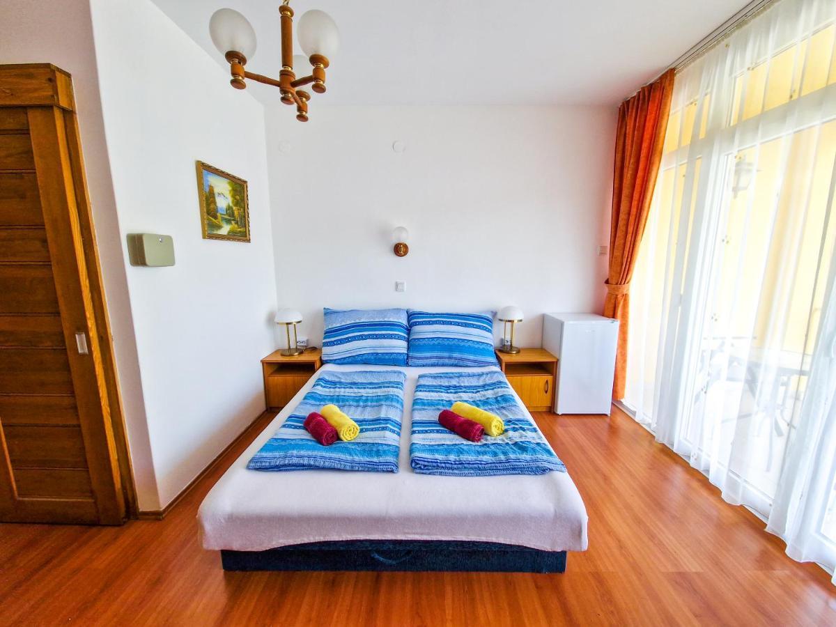 Weinberger Vendeghaz Hotel Zamardi Bagian luar foto