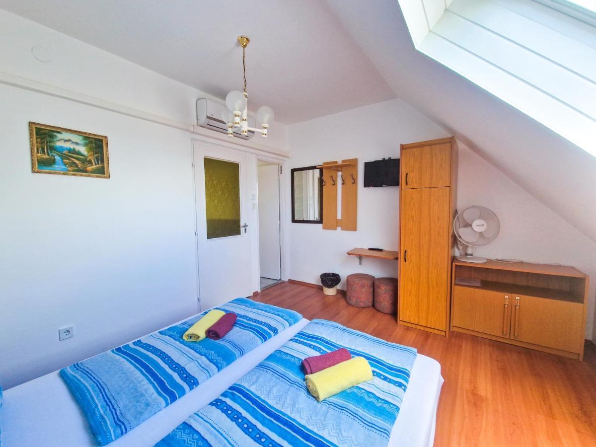 Weinberger Vendeghaz Hotel Zamardi Bagian luar foto