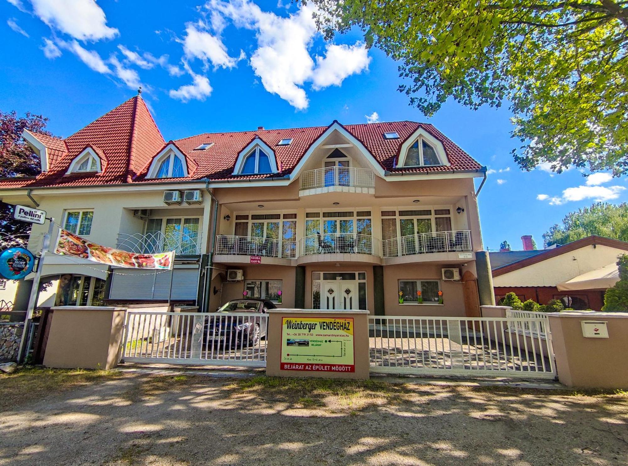 Weinberger Vendeghaz Hotel Zamardi Bagian luar foto
