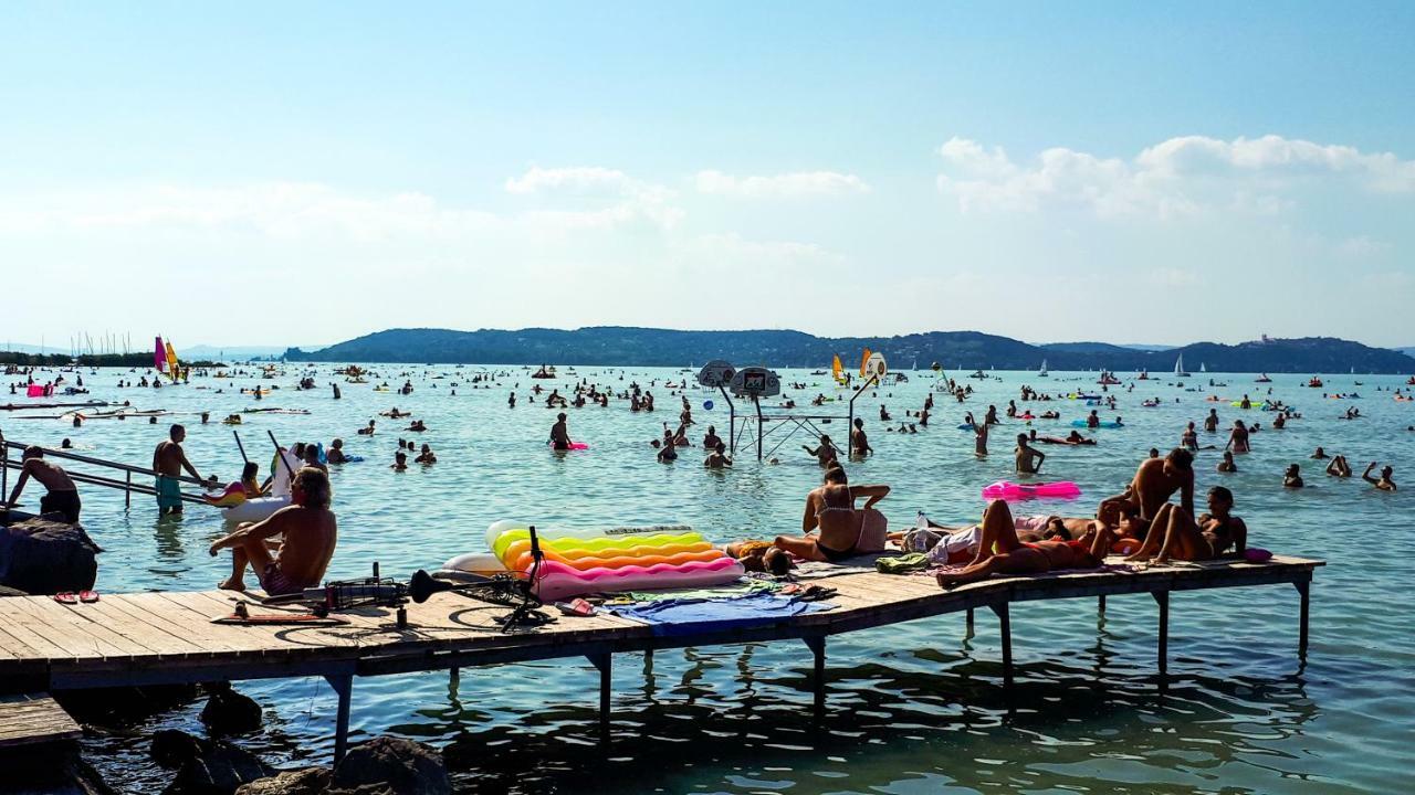 Weinberger Vendeghaz Hotel Zamardi Bagian luar foto